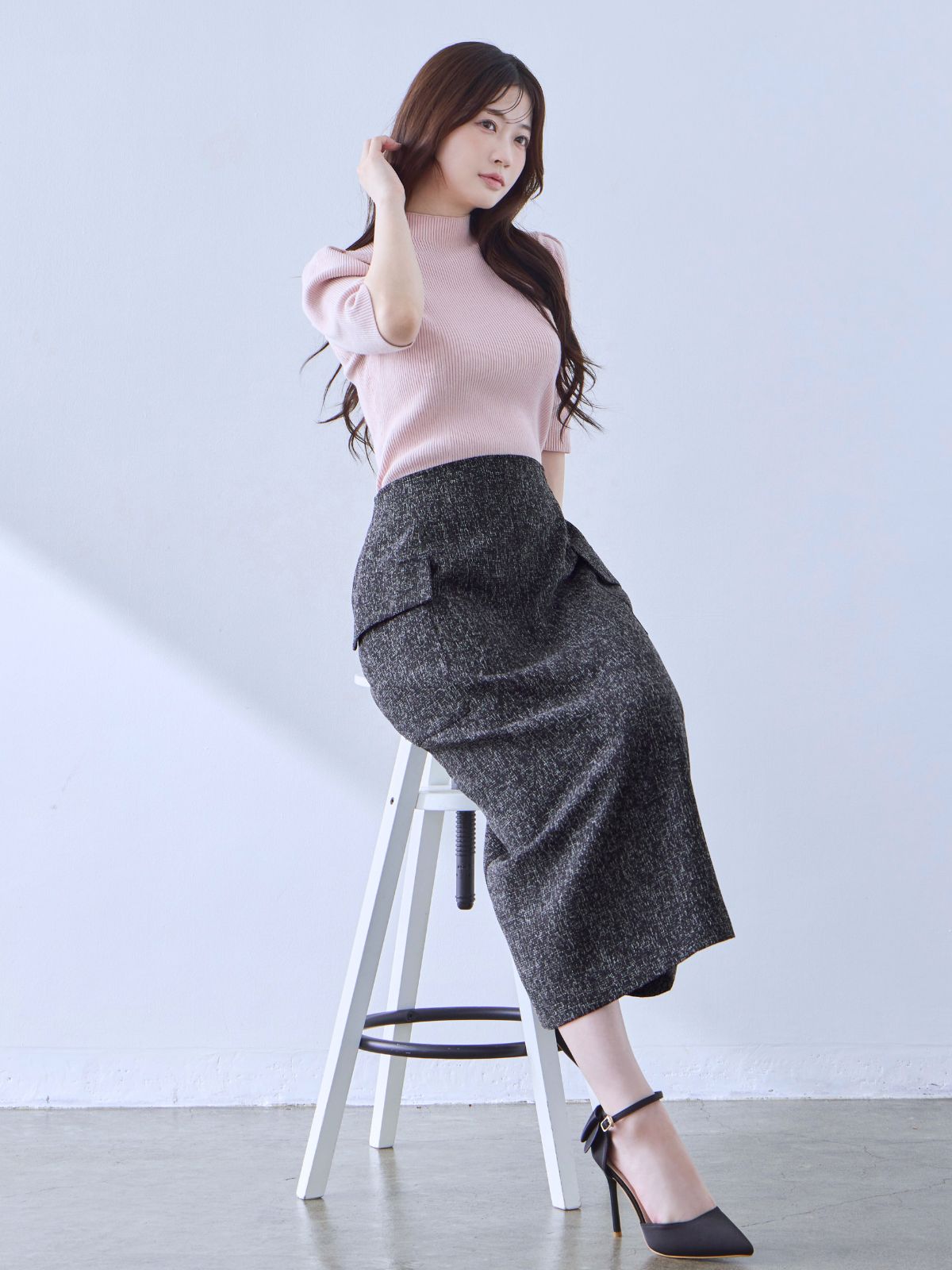 ツイードライクセミタイトスカート：ブラック│胸が大きな女性のための