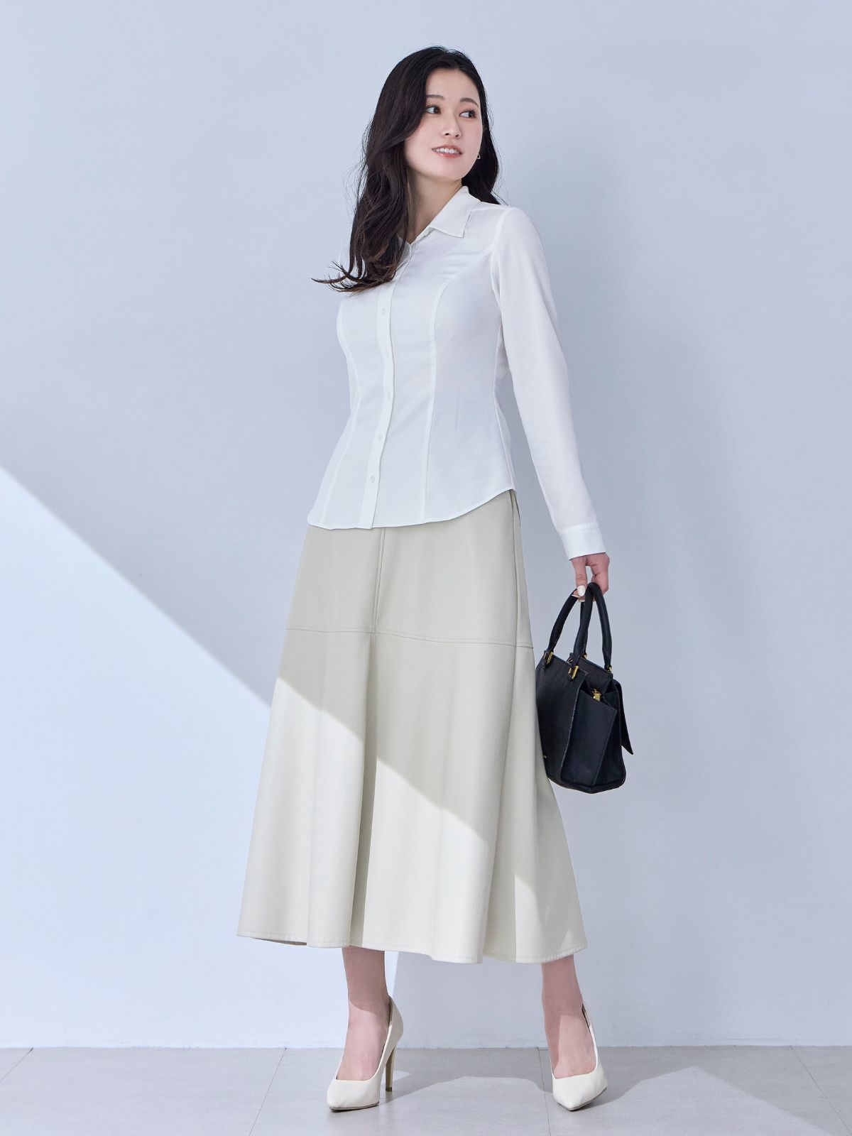 透けづらいシルキーシャツブラウス：ホワイト│胸が大きな女性のための