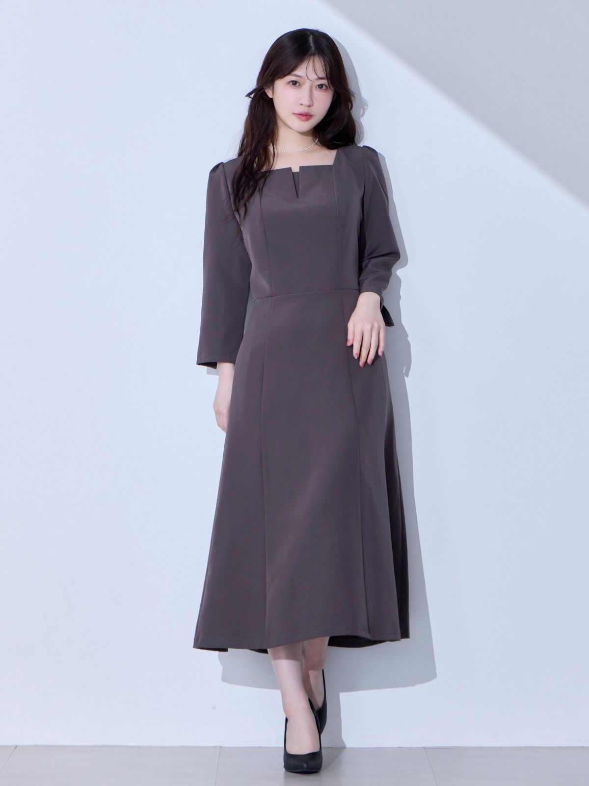 7分袖スクエアネックフレアワンピース:チャコール│胸が大きな 7分袖スクエアネックフレアワンピース:チャコール│胸が大きな