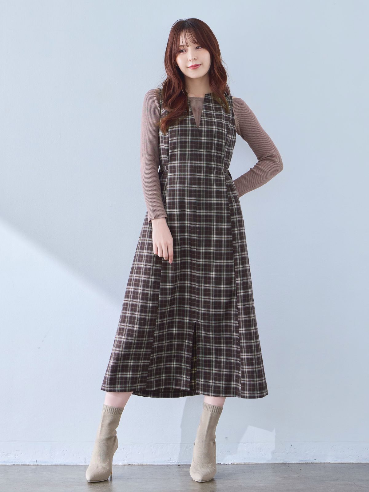 overE キーネックジャンパースカート 90ブラウン overE キーネック