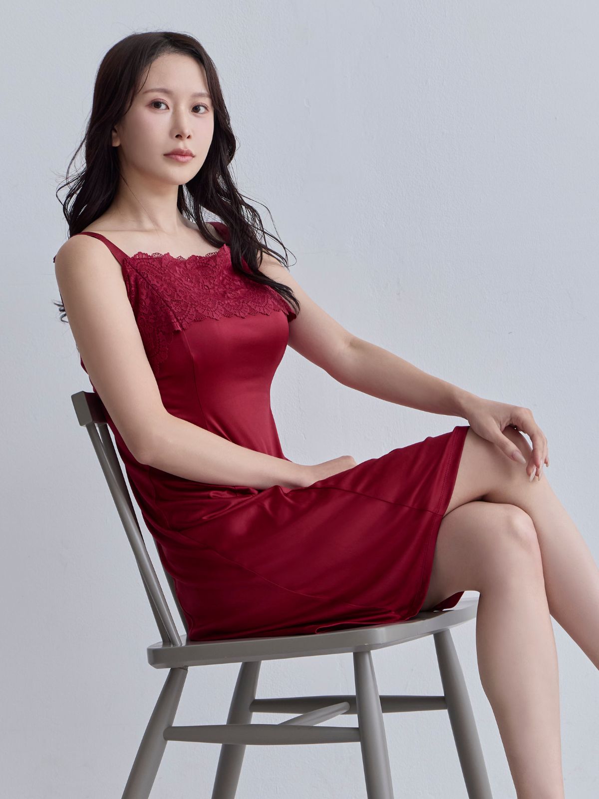ブラ紐とまるレースキャミソールスリップ：ボルドー│胸が大きな女性の