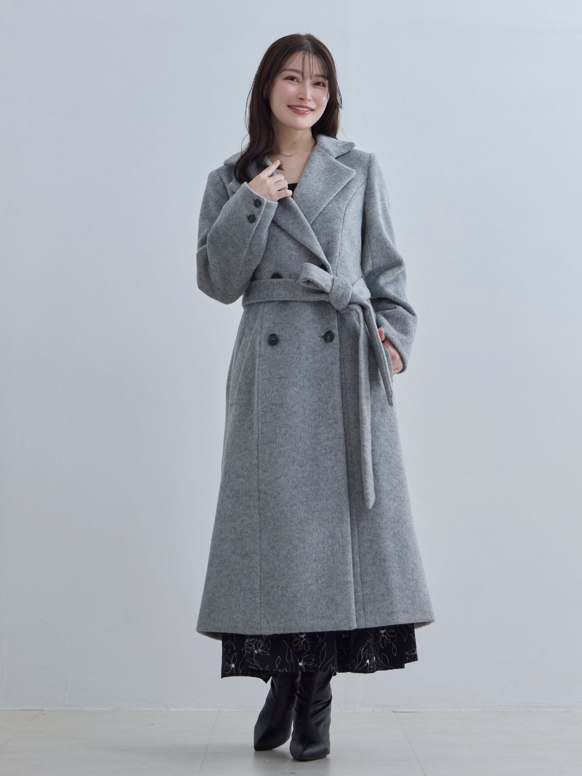 理想のチェスターコート 25AW：ライトグレー│胸が大きな女性のための