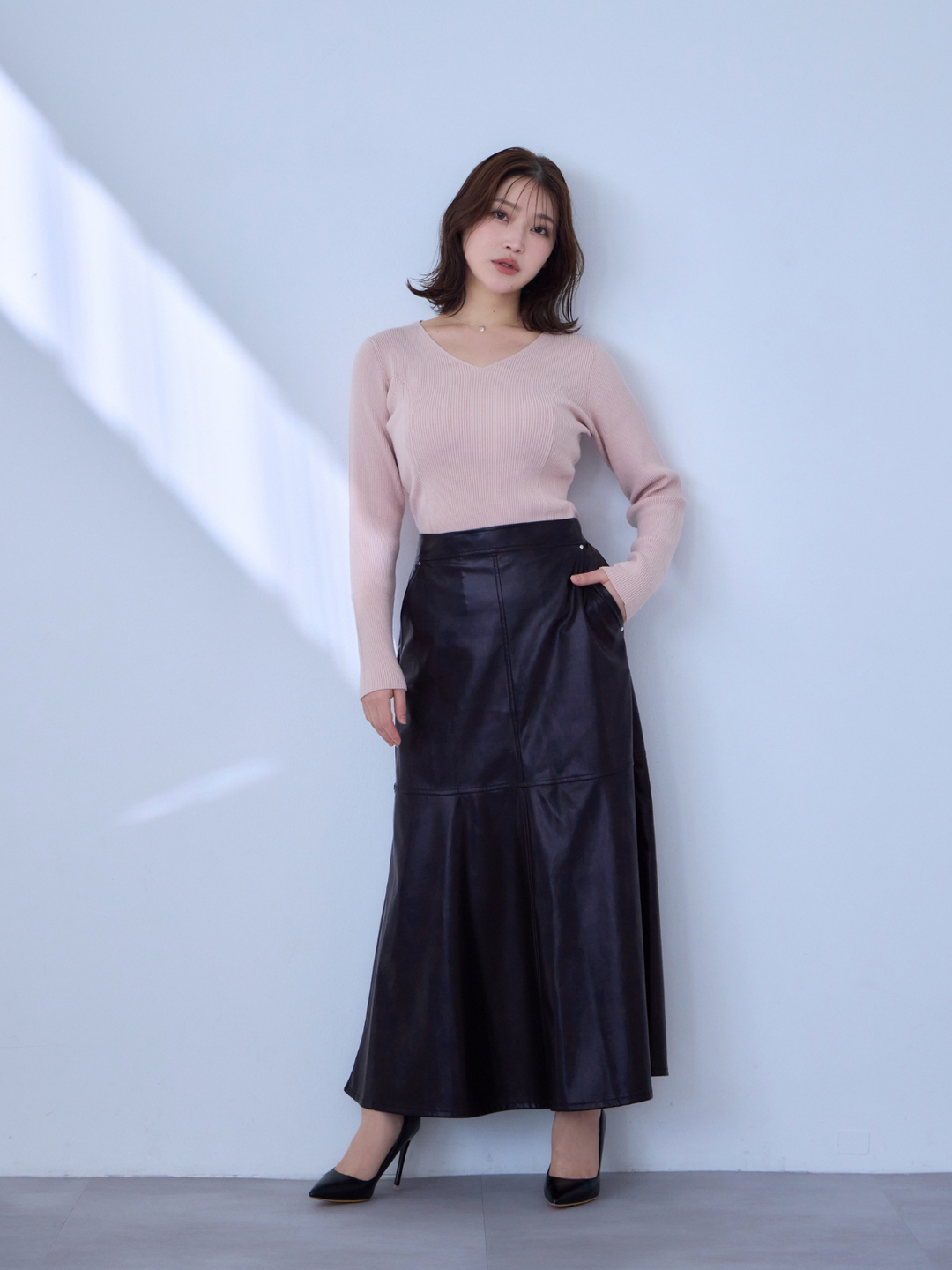 overE Ｖネックパネルニット ピーチピンク 90 Vネックパネルニット：ピーチピンク│胸が大きな女性のための