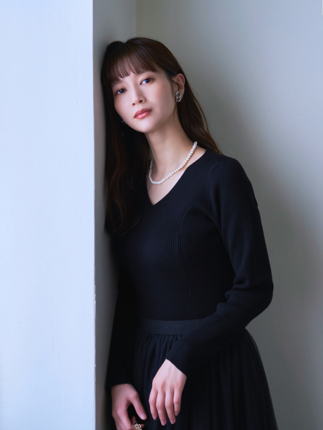 Vネックパネルニット:ブラック│胸が大きな女性のためのファッション Vネックパネルニット:ブラック│胸が大きな女性のためのファッション