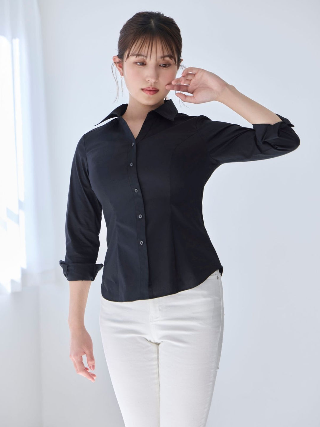 美胸・着痩せ叶うスキッパーシャツ：ブラックストレッチ [overE