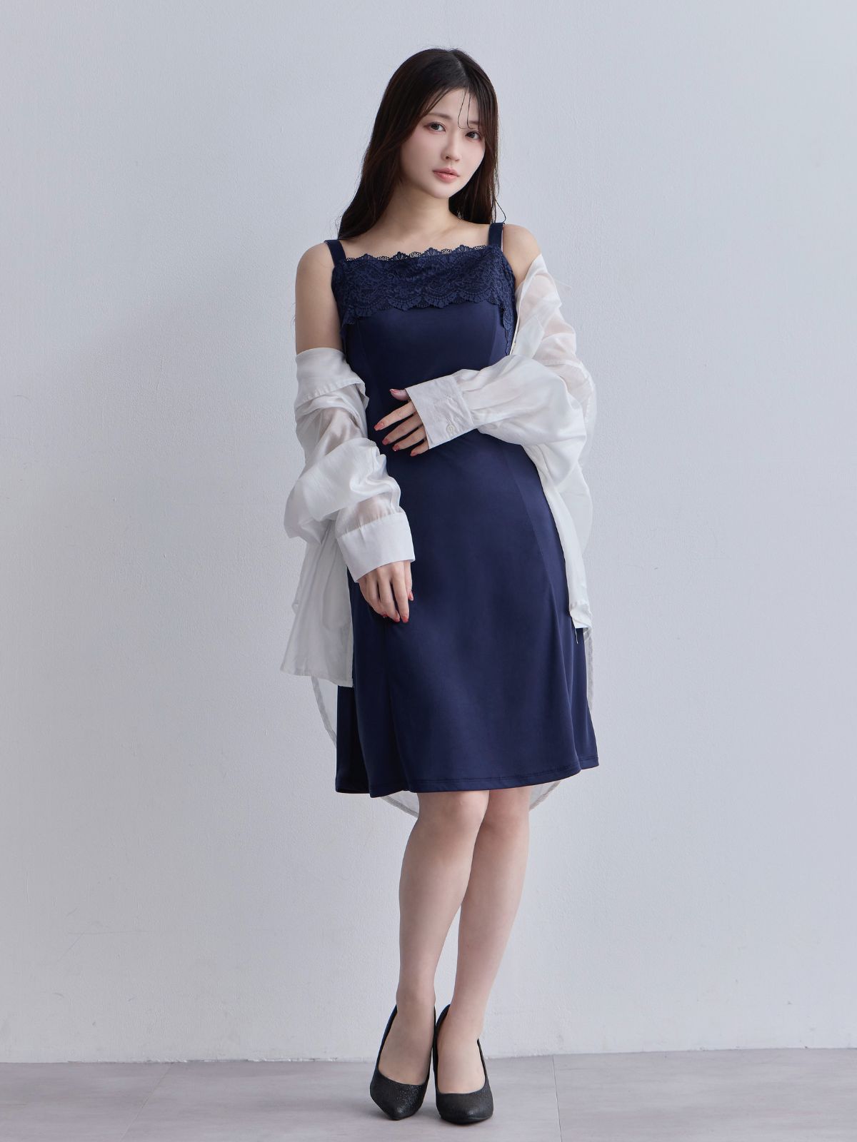 [11/6 22:00販売 期間限定 200円OFF]ブラ紐とまるレースキャミソールスリップ：ネイビー[102サイズ対応]