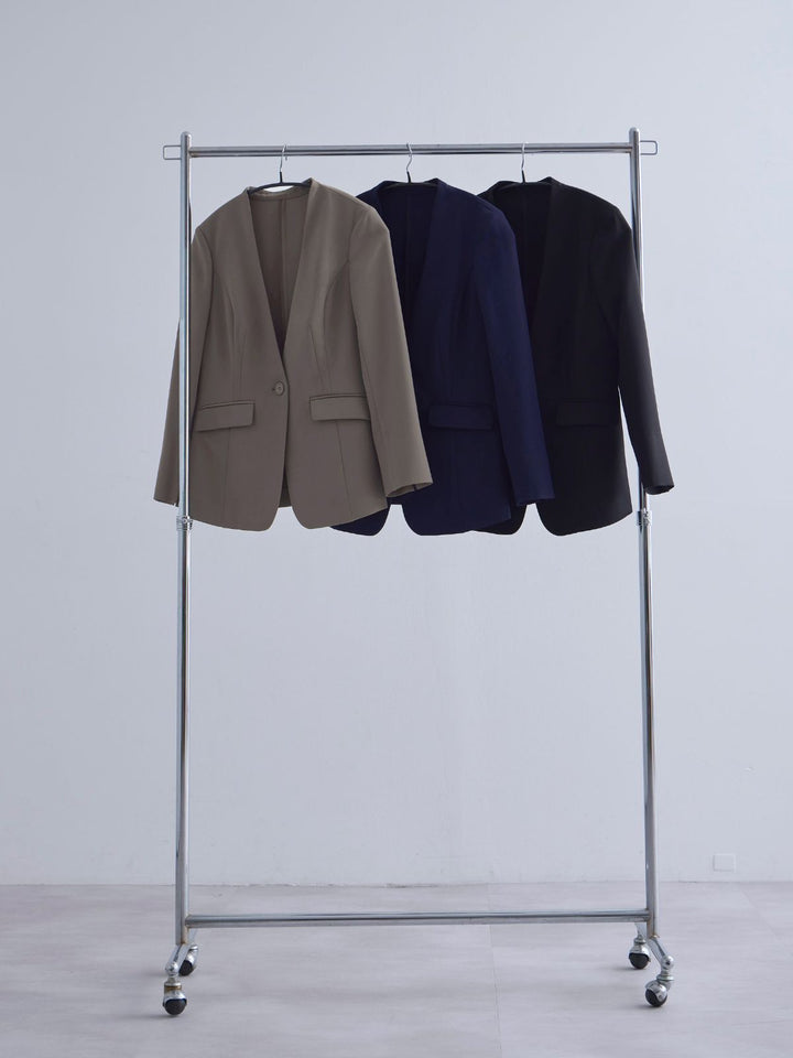 ノーカラーハイストレッチジョーゼットジャケット：モカ│胸が大きな