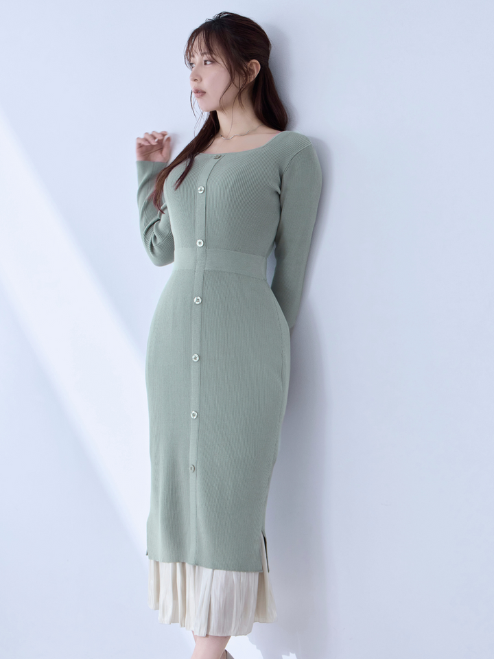 タイト風フロントボタンリブニットワンピース:スモーキーグリーン│胸 タイト風フロントボタンリブニットワンピース:スモーキーグリーン│胸