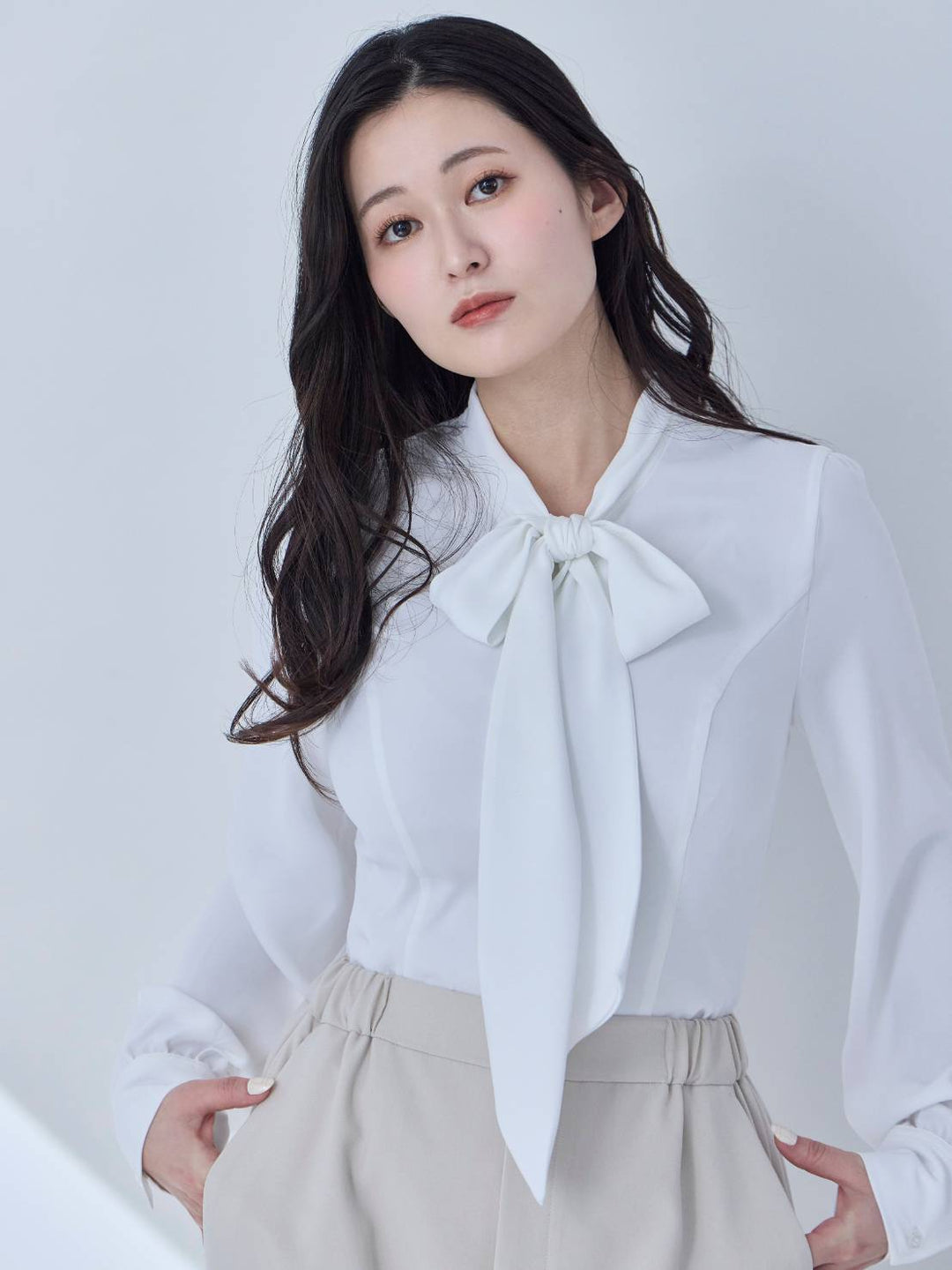 トップス｜overE（オーバーイー）の公式通販サイト ｜overE/オーバーイー |胸が大きな女性のためのアパレルブランド overE メロークラッシュベロアトップス　ホワイト 96 オーバーイー