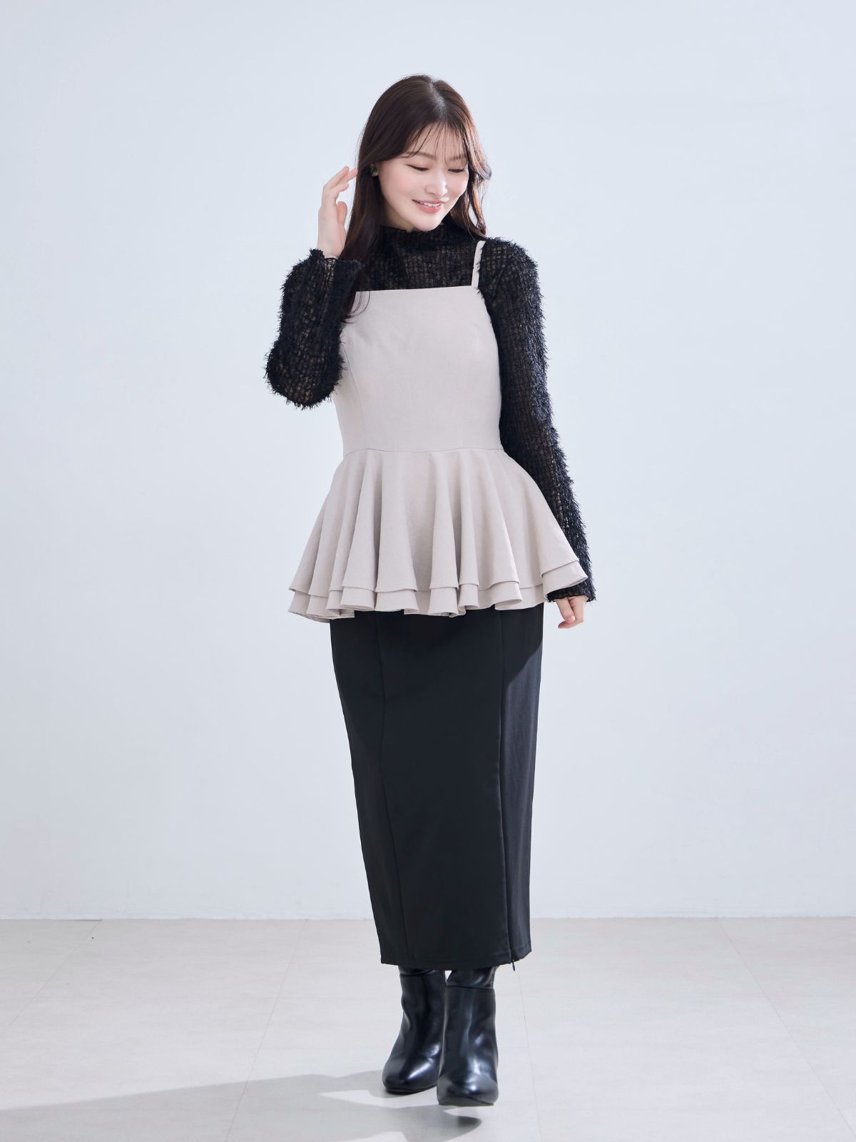 OverE ひんやりストレッチジップスカート　ブラック ひんやりストレッチジップスカート：ブラック│胸が大きな女性のための