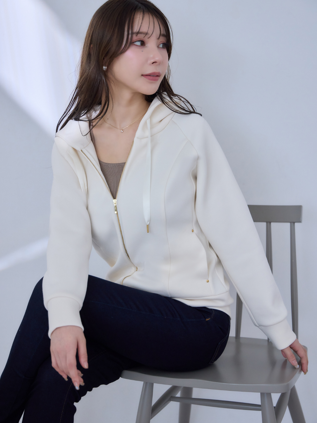 overE オーバーイー ソフトダンボールパーカー U65 ホワイト ソフト