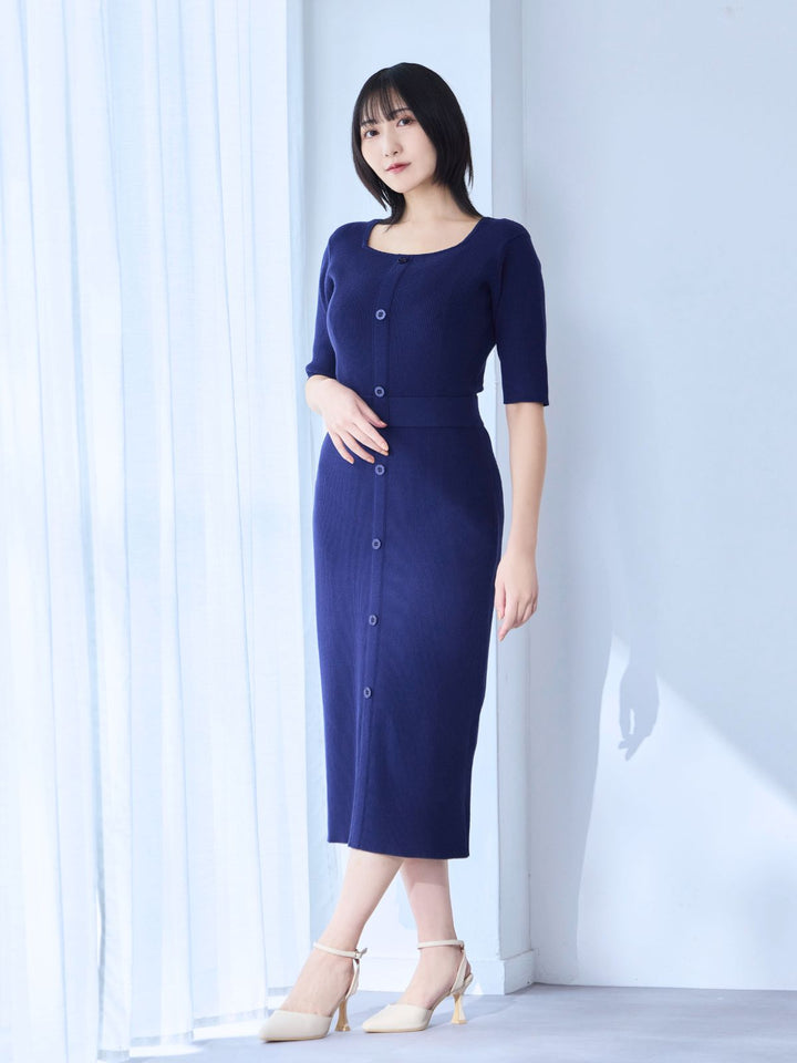 【S.O】5分袖タイト風フロントボタンリブニットワンピース　102 華紺 5分袖タイト風フロントボタンリブニットワンピース：華紺│胸が大きな
