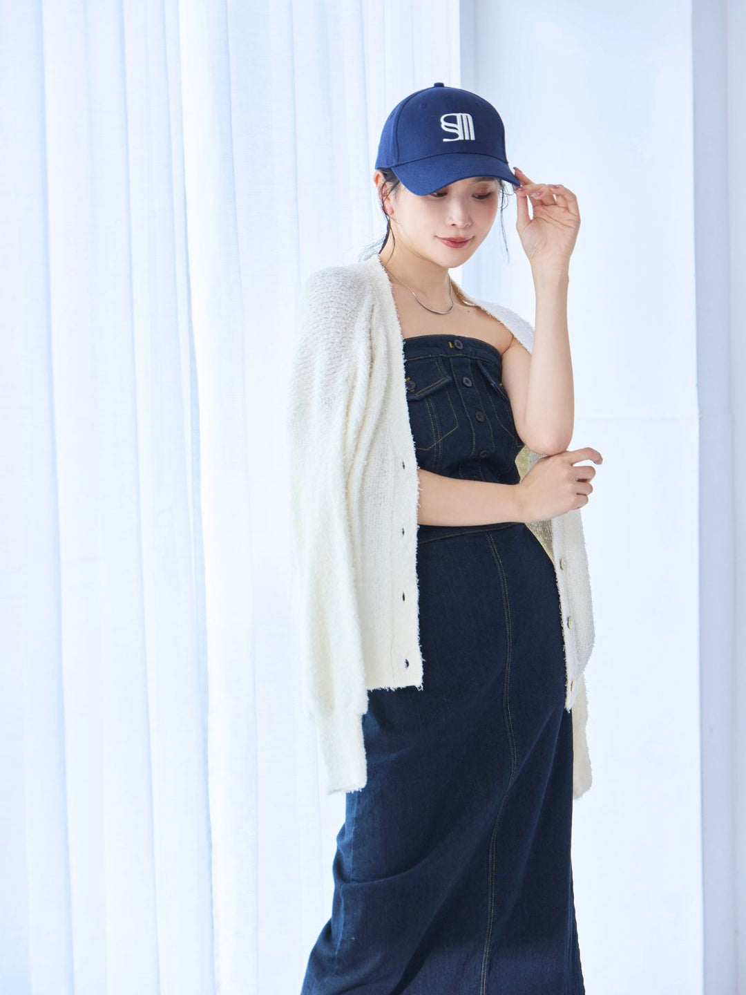 overE(オーバーイー)肩紐外せるストレッチデニムワンピース 肩紐外せるストレッチデニムワンピース：ライトブルー│胸が