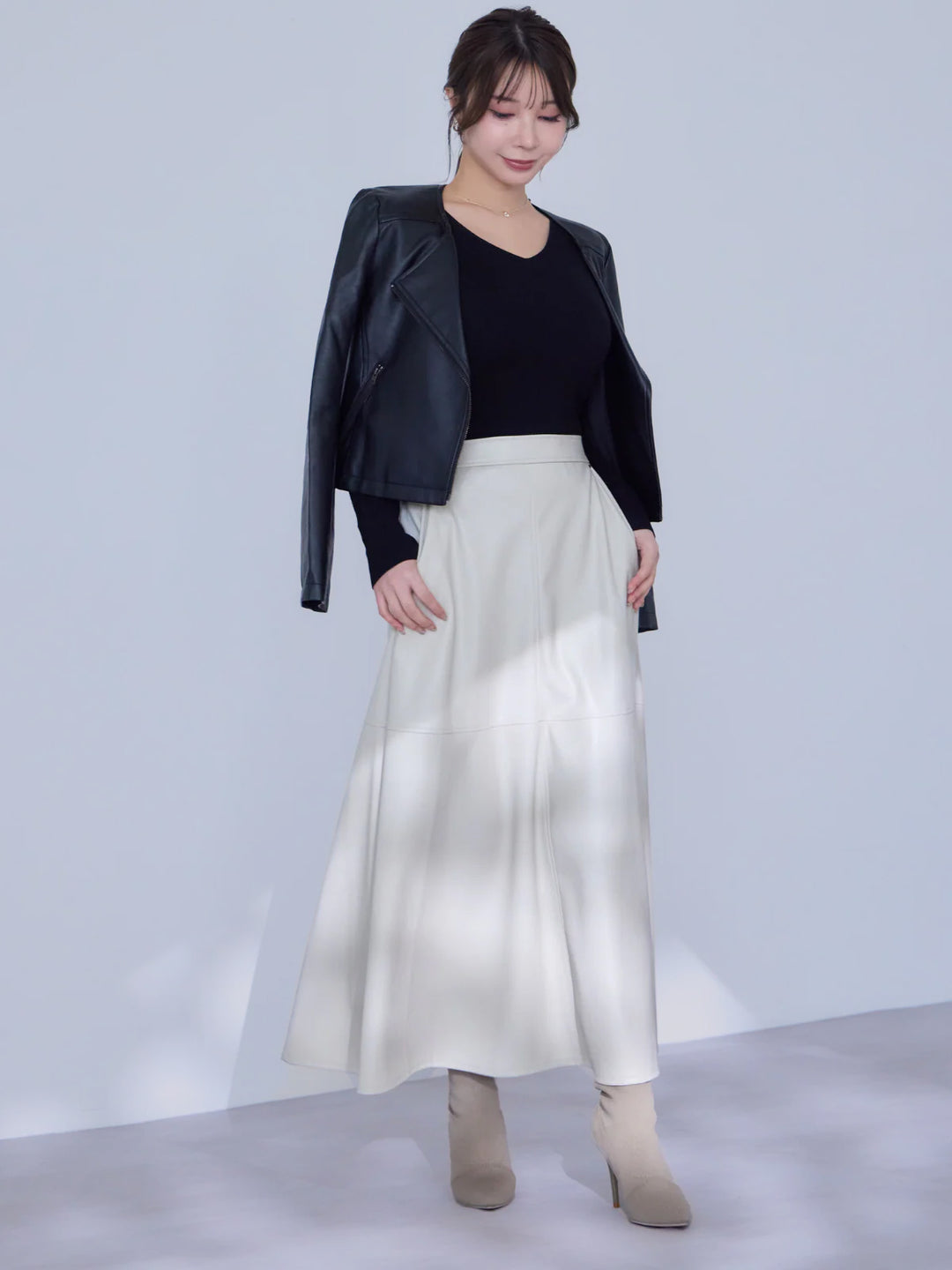 overE ツイードライクセミタイトスカート　ブラック ツイードライクセミタイトスカート：ブラック│胸が大きな女性の