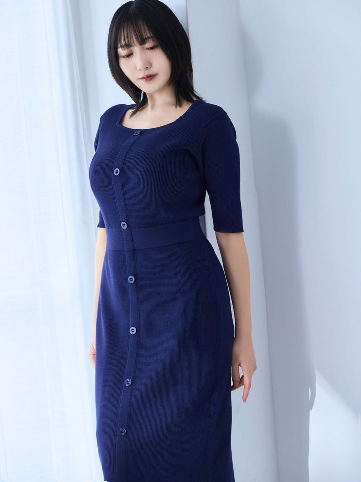 5分袖タイト風フロントボタンリブニットワンピース：華紺│胸が大きな