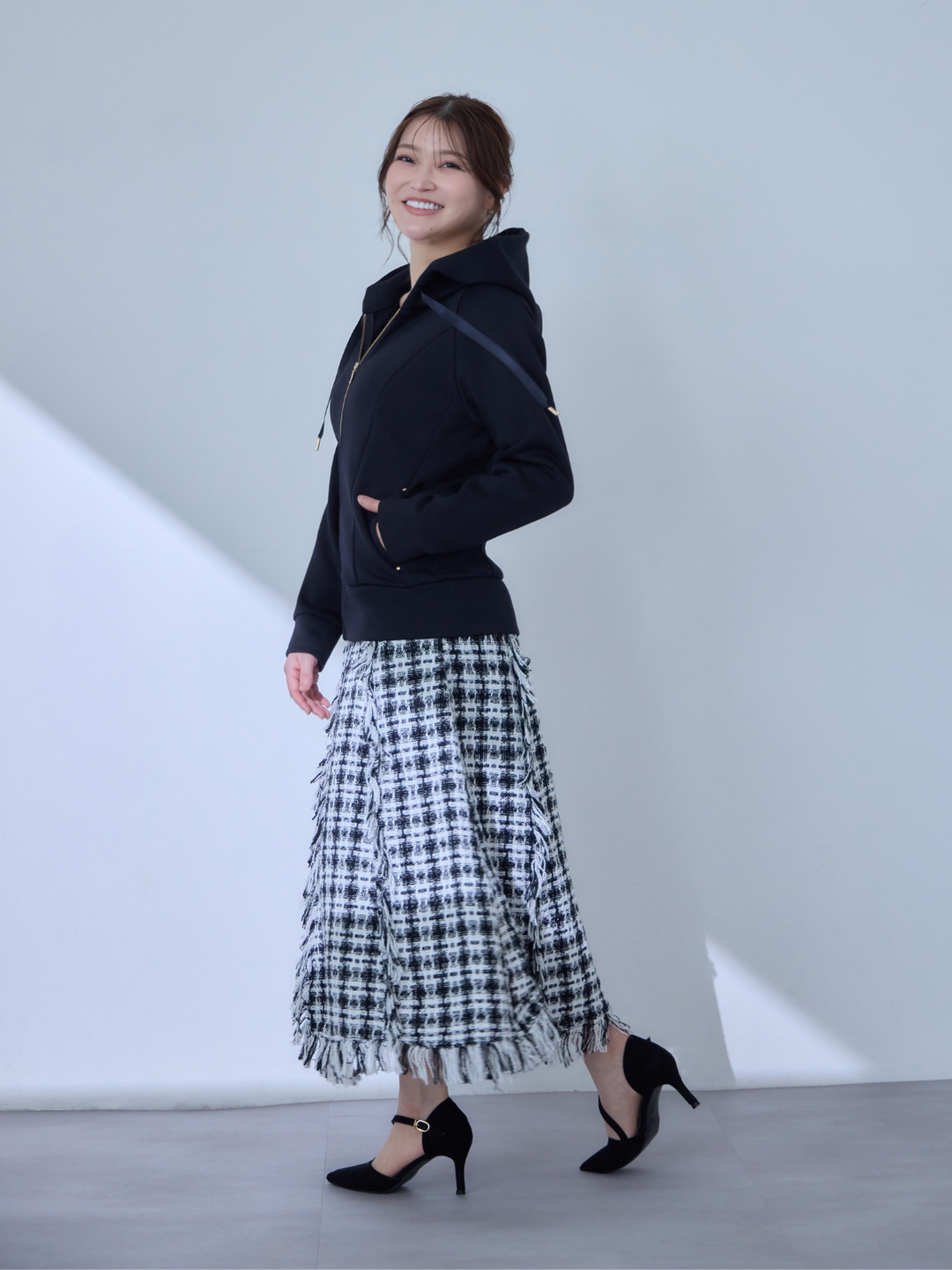 ソフトダンボールパーカー：ネイビー│胸が大きな女性のための