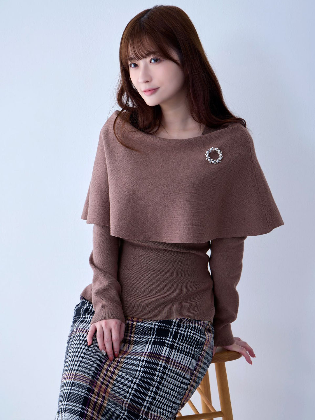 ベースメントオンライン　MIYU DESIGN ケープニット　ベージュ ケープニットトップス：ピンクブラウン：グレージュ│胸が大きな