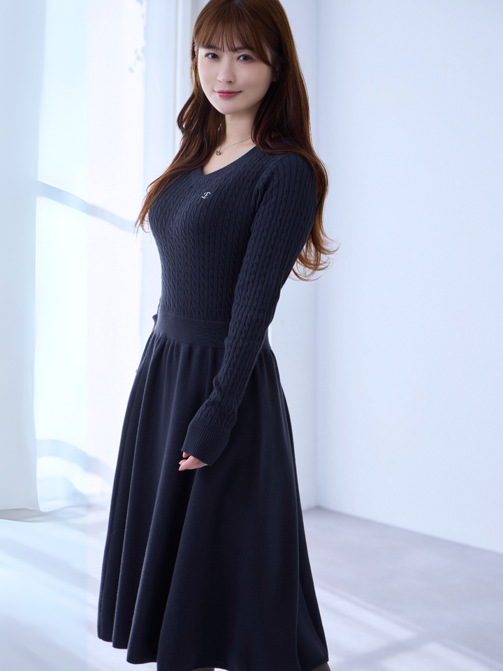 24ans 厚手 ケーブルニットワンピースイヨンジ着用 24ans 厚手 ケーブルニットワンピースイヨンジ着用