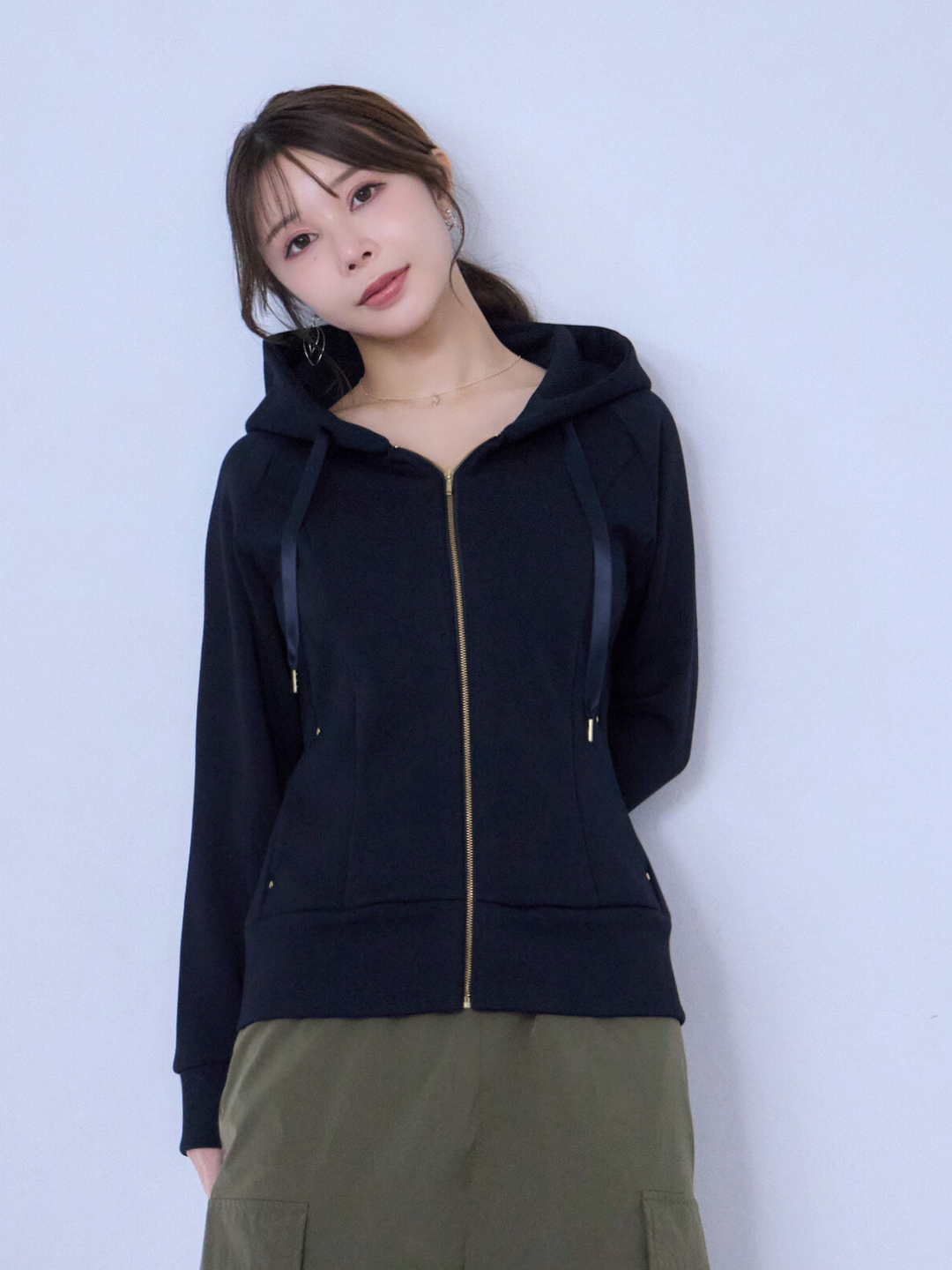 ソフトダンボールパーカー：ネイビー│胸が大きな女性のための