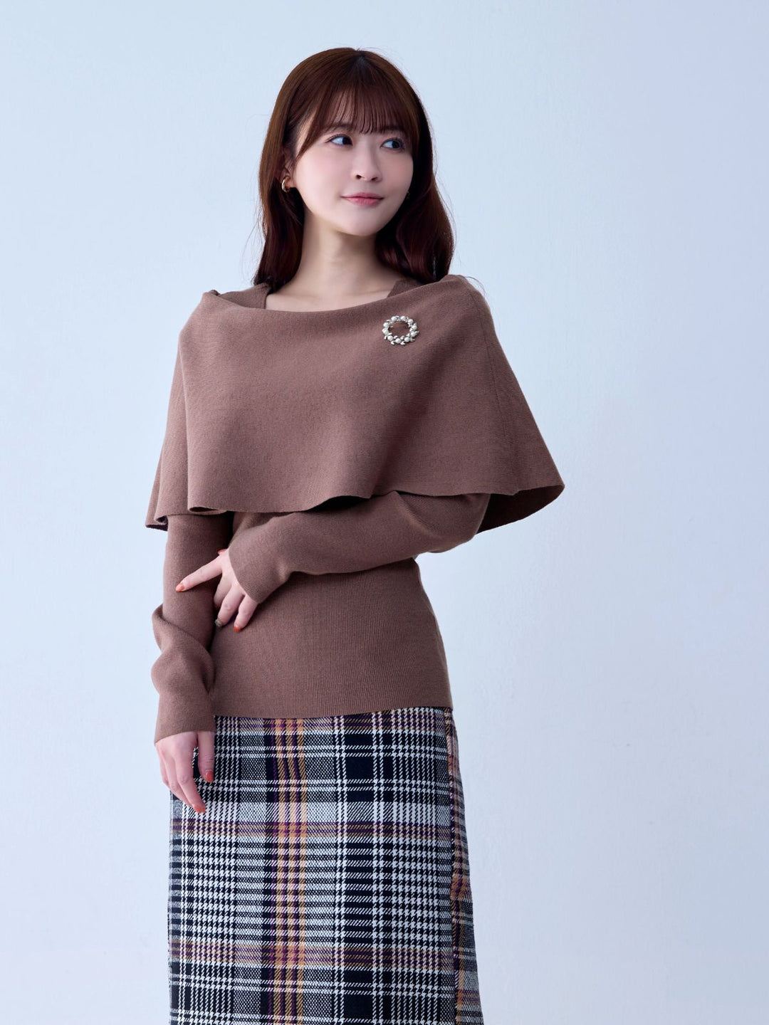 ケープニットトップス：ピンクブラウン：グレージュ│胸が大きな女性の