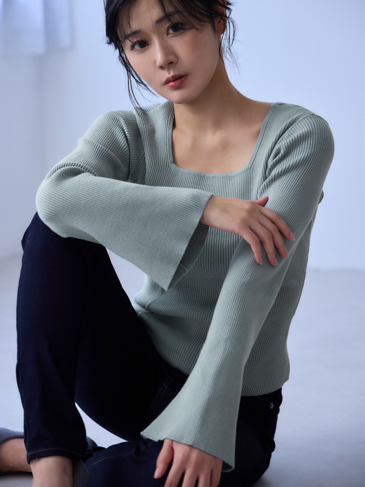 «overE» Vネックパネルニット アクアグリーン90 スクエアネックフレアスリーブパネルニット：アクアグリーン│胸