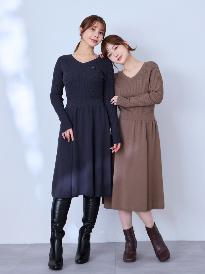 overE's HOLIDAY Aラインケーブルニットワンピース:オフ overE's HOLIDAY Aラインケーブルニットワンピース:オフ