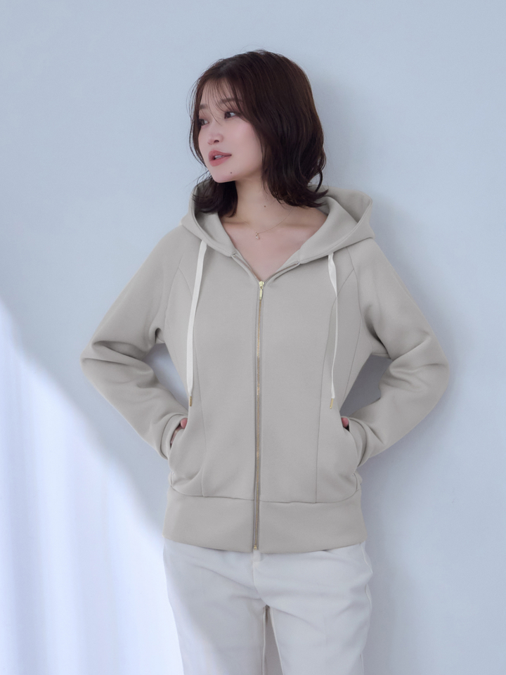 ソフトダンボールパーカー：エクリュ│胸が大きな女性のための