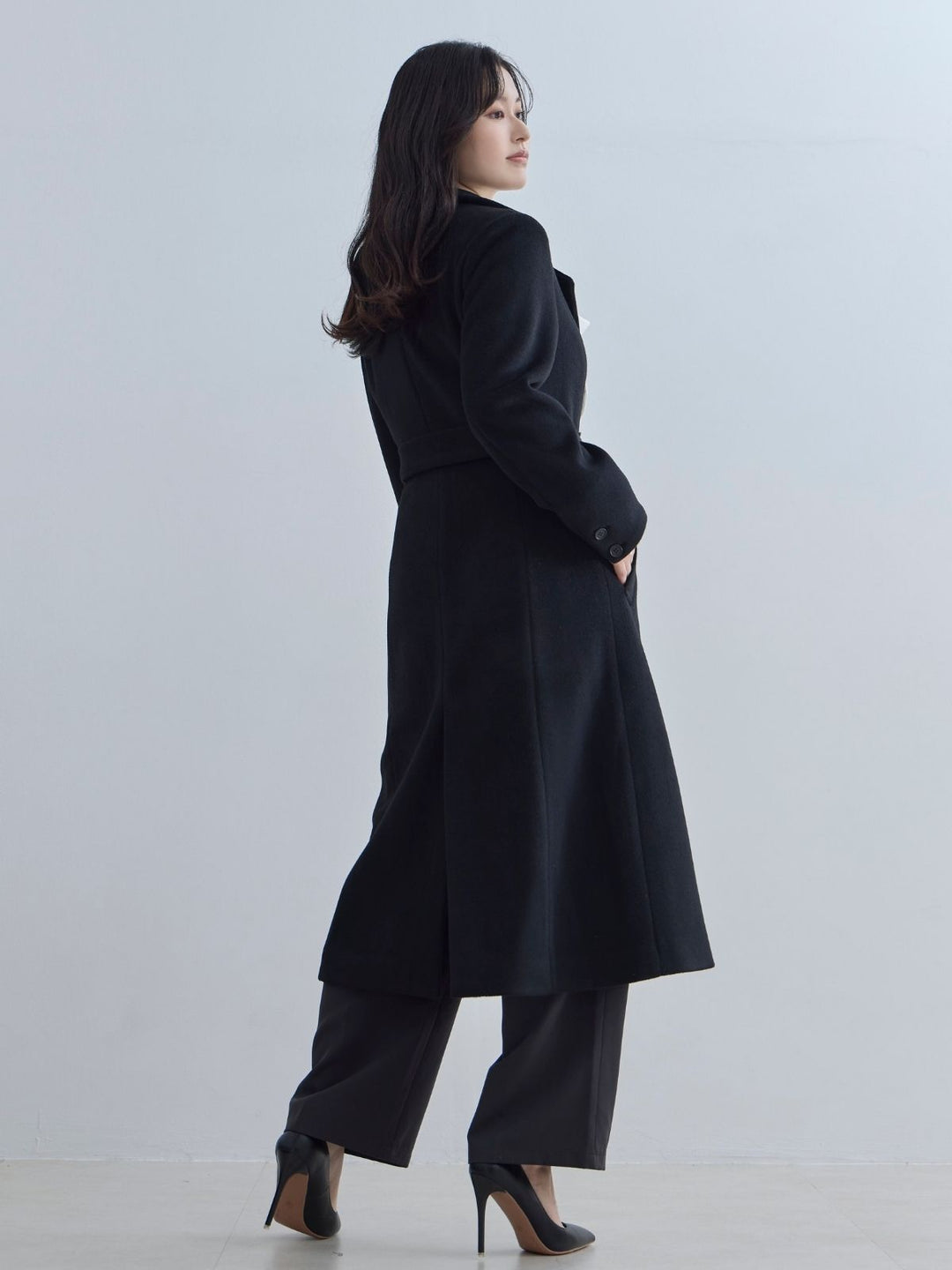 理想のチェスターコート 25AW：ブラック│胸が大きな女性のための