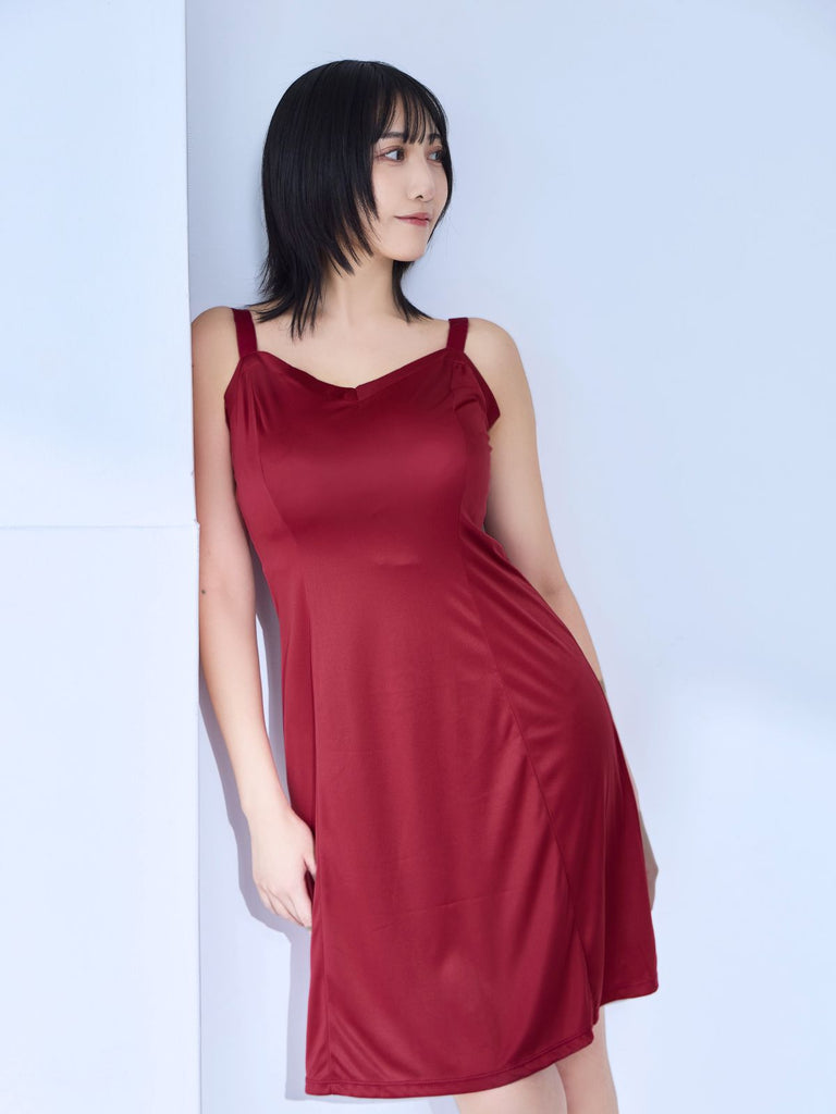 ブラ紐とまるキャミソールスリップ：ボルドー│胸が大きな女性の