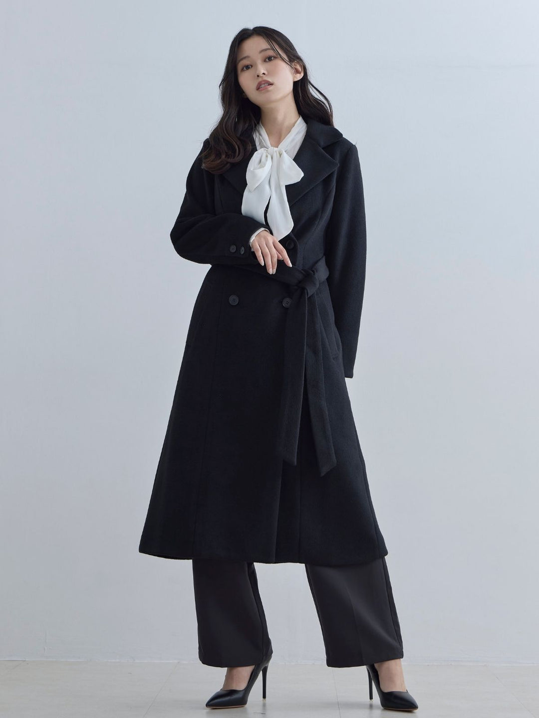 理想のチェスターコート 25AW：ブラック│胸が大きな女性のための