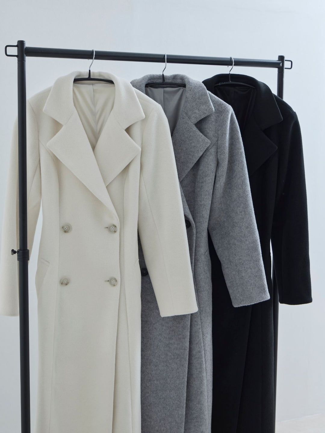 理想のチェスターコート 25AW：オフホワイト│胸が大きな女性のための