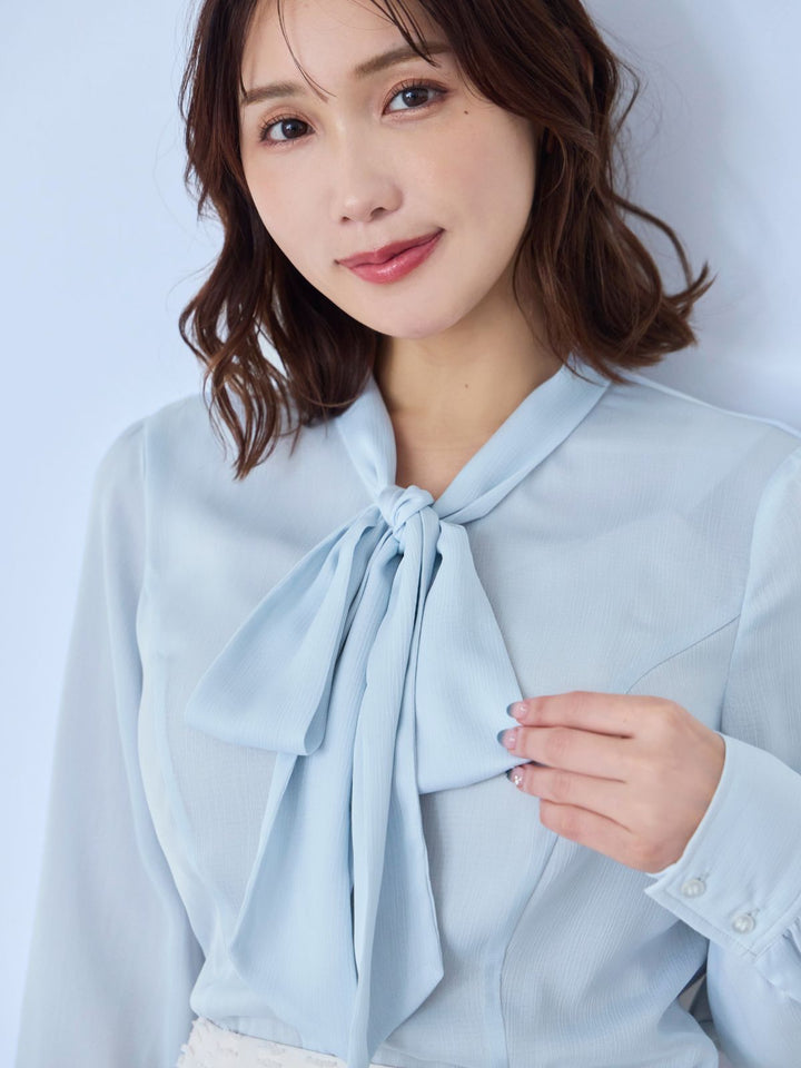 美品 overE ボウタイシャツ 96 青系 ボウタイブラウス 長袖シャツ 美品 overE ボウタイシャツ 96 青系 ボウタイブラウス 長袖シャツ