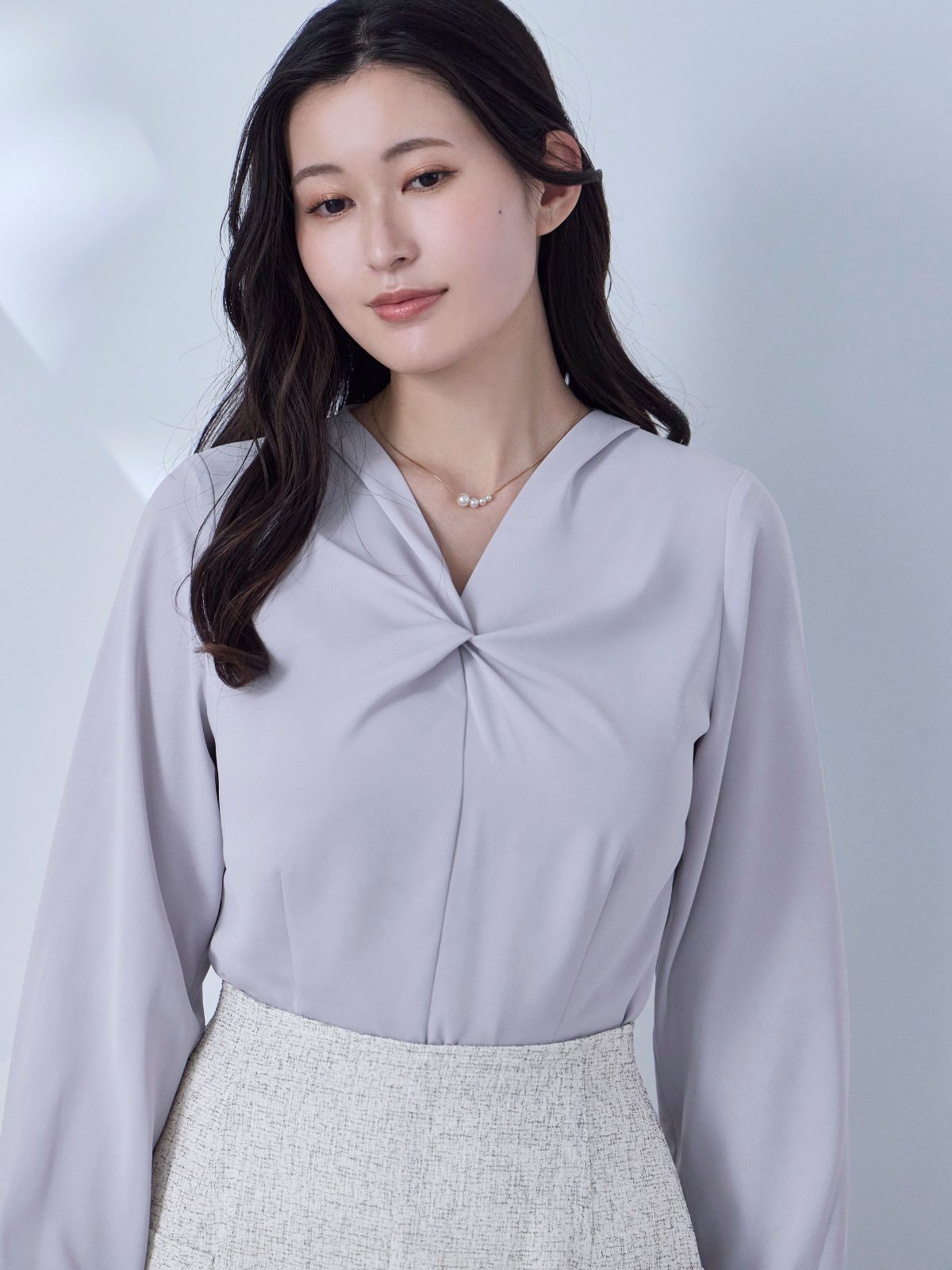 フロントツイストブラウス：ラベンダー│胸が大きな女性のための