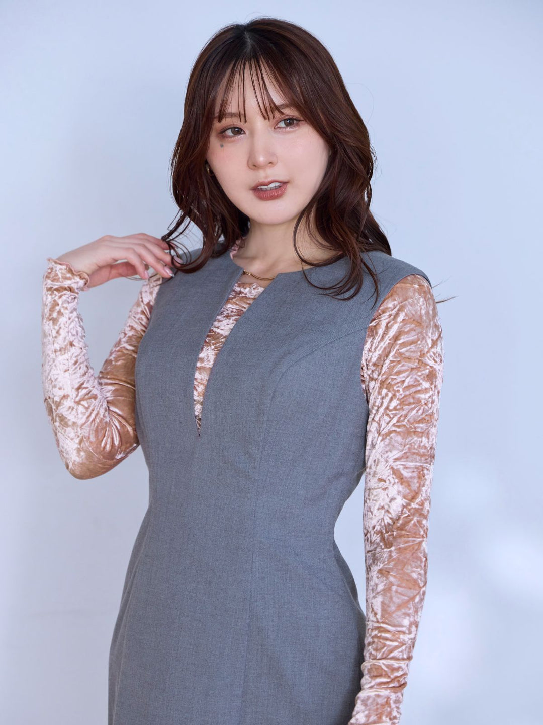 overE オーバーイー ペプラムブラウス 96 カーキ メロークラッシュベロアトップス：ピンク│胸が大きな女性のため