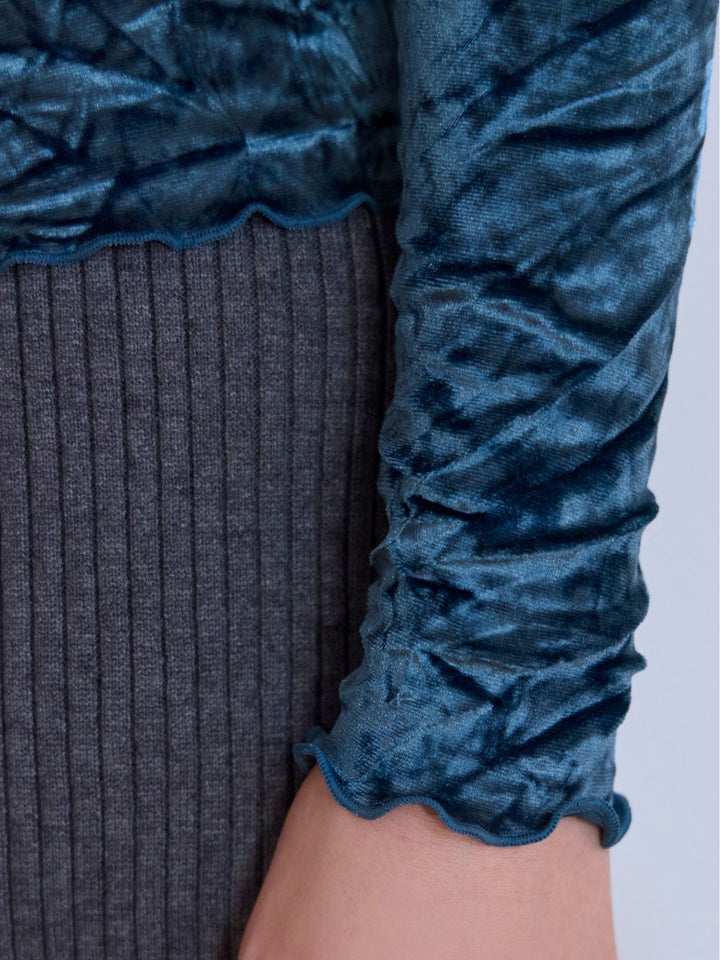 メロークラッシュベロアトップス：ホワイト│胸が大きな女性のための