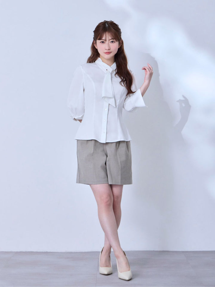 25SS 新作⭐︎OHGA ボウタイブラウス ループボウタイブラウス 25SS：ホワイト│胸が大きな女性のため