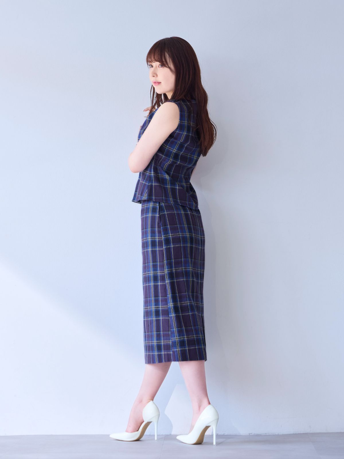 [5/22 22:00発売 期間限定 300円OFF]カラミチェックトップス：ブルー