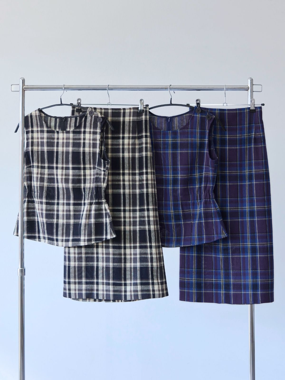 [5/22 22:00発売 期間限定 300円OFF]カラミチェックトップス：ブルー