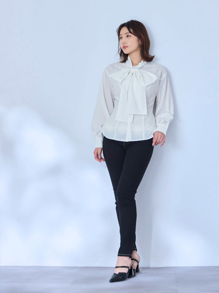 【新品未開封】overE ビッグリボンシャツブラウス：サックス[96] ビッグリボンシャツブラウス：ホワイト│胸が大きな女性のための