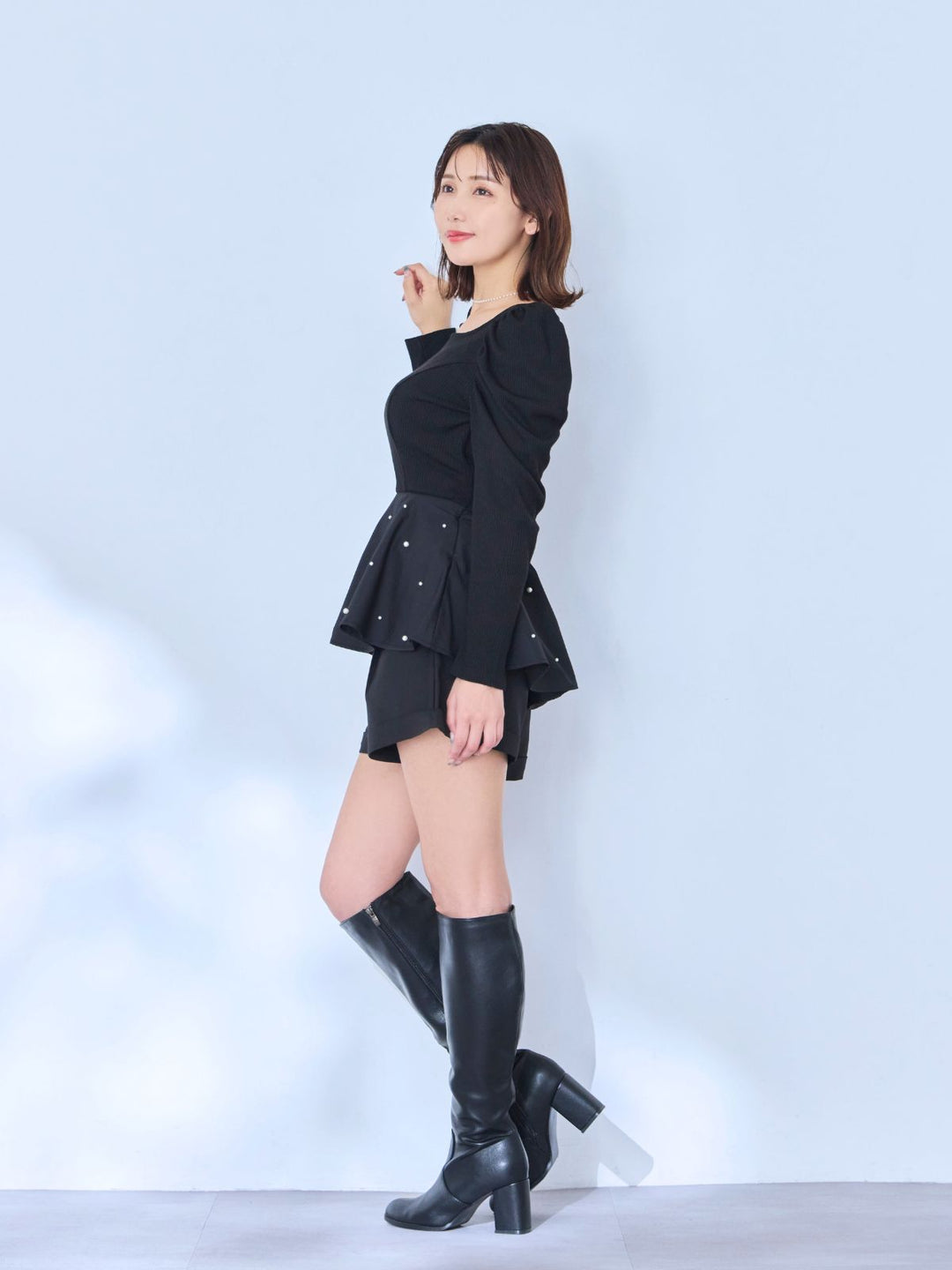 パール付きペプラムリブカットソー：ブラック│胸が大きな女性のための