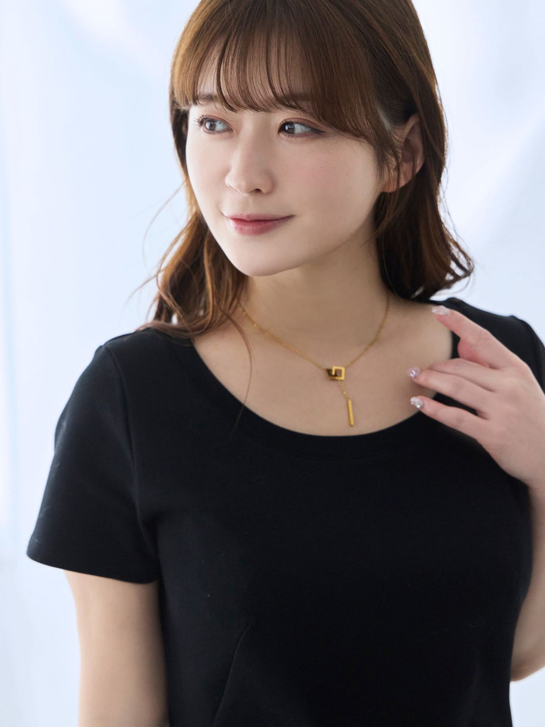 overE ブラック ラウンドネックTシャツ　25SS サイズ96 ベーシックラウンドネックTシャツ 25SS：ブラック│胸が大きな