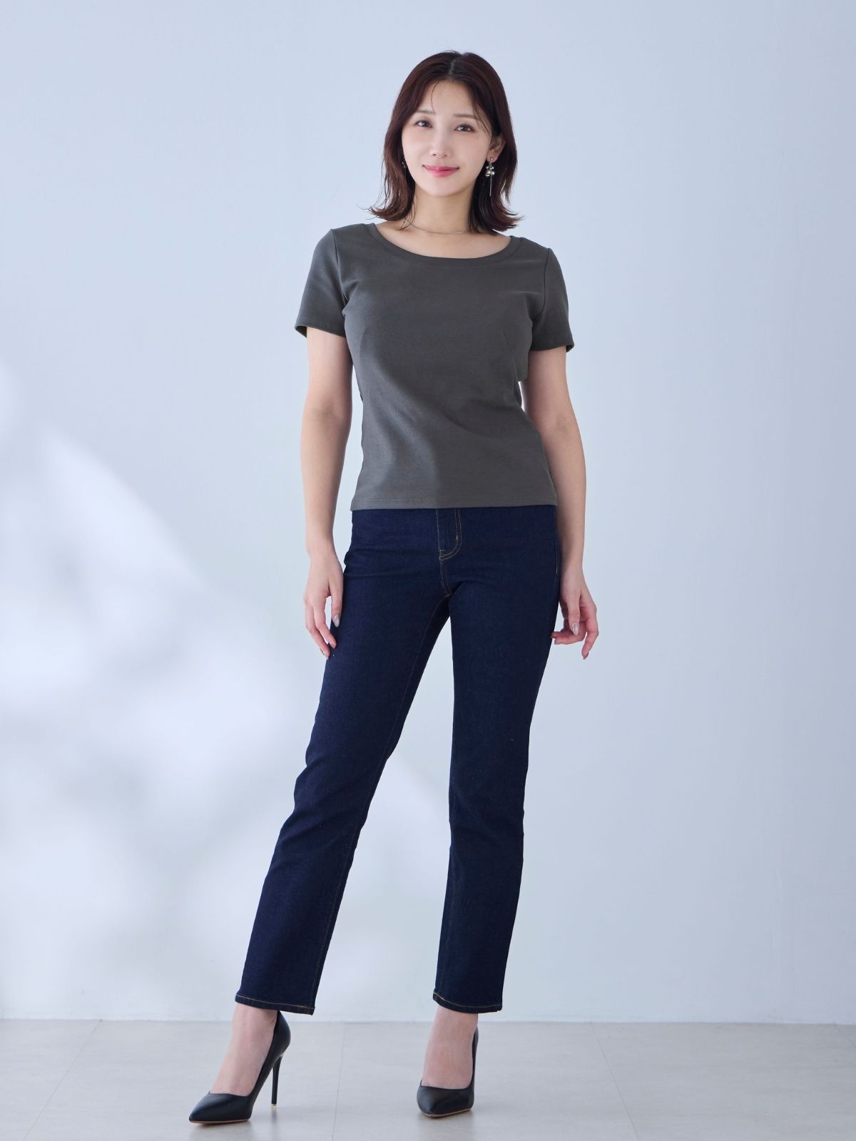 [6/19 22:00発売 期間限定 200円OFF]ベーシックラウンドネックＴシャツ 25SS：チャコール[102サイズ対応/入荷次第発送]