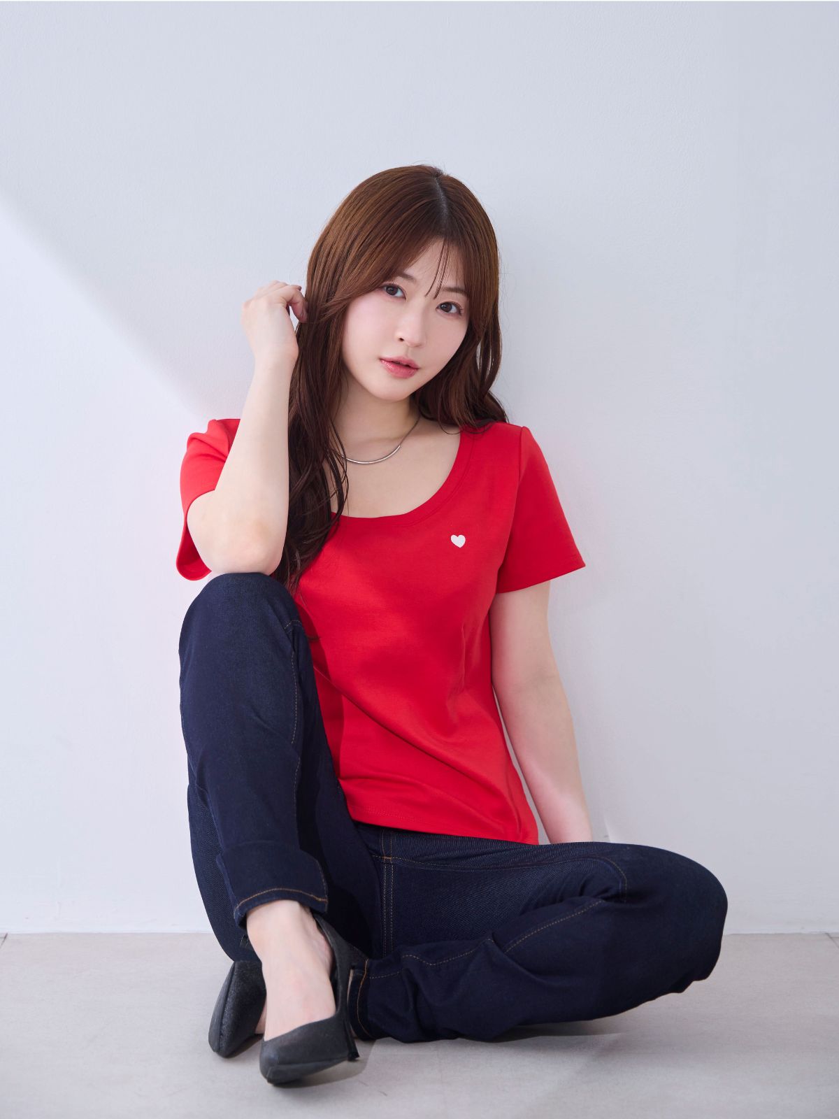 [6/5 22:00発売 期間限定 200円OFF]ベーシックラウンドネックＴシャツ 25SS：GLOW red [1着1000円を赤十字に寄付/102サイズ対応]