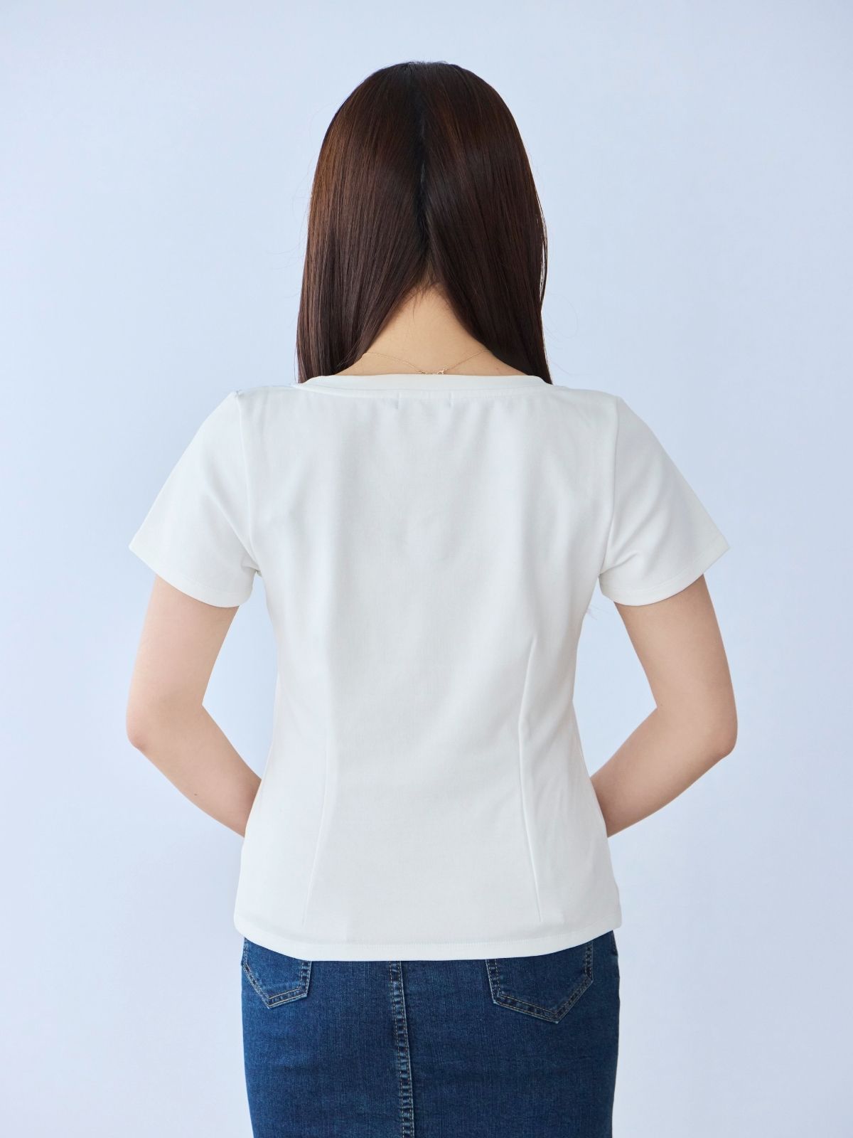 [6/5 22:00発売 期間限定 200円OFF]ベーシックラウンドネックＴシャツ 25SS：GLOW red [1着1000円を赤十字に寄付/102サイズ対応]