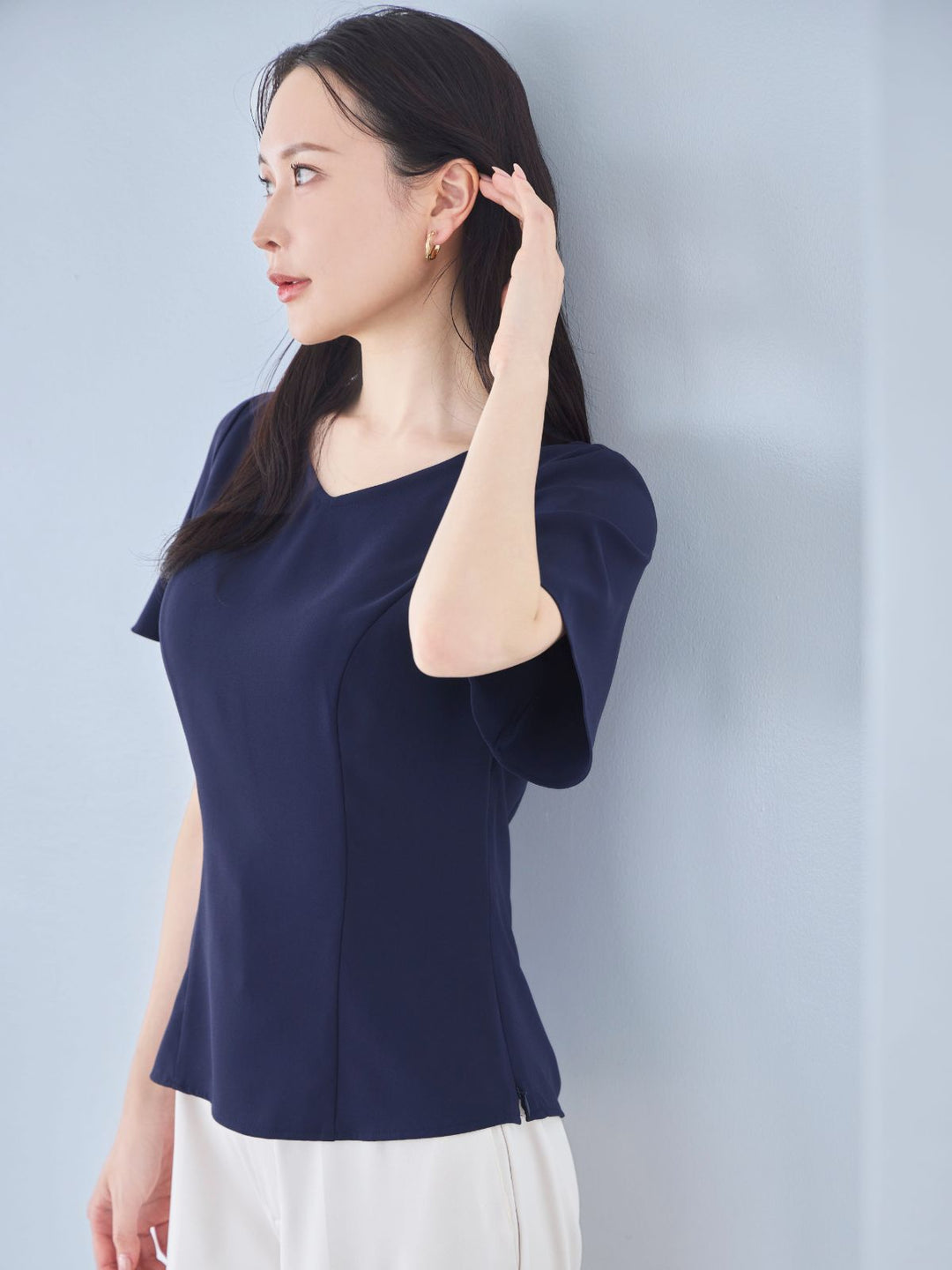 ストレッチフレアスリーブブラウス 25SS：ネイビー│胸が大きな女性の