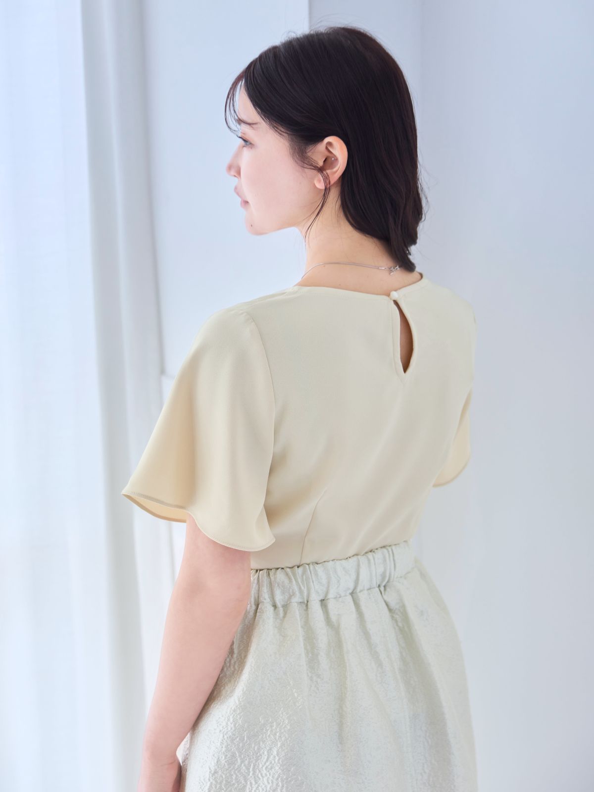 [5/15 22:00発売 期間限定 300円OFF]ストレッチフレアスリーブブラウス 25SS：パステルイエロー[102サイズ対応]