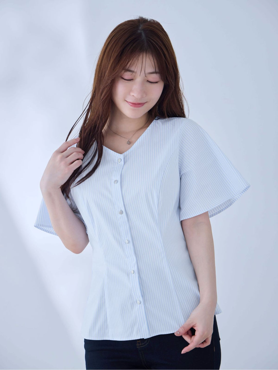 美品　アドーア　コットンナイロンストレッチブラウス　半袖　ブルー　ストライプ コットンナイロンタフタブラウス | ADORE（アドーア） ｜【公式