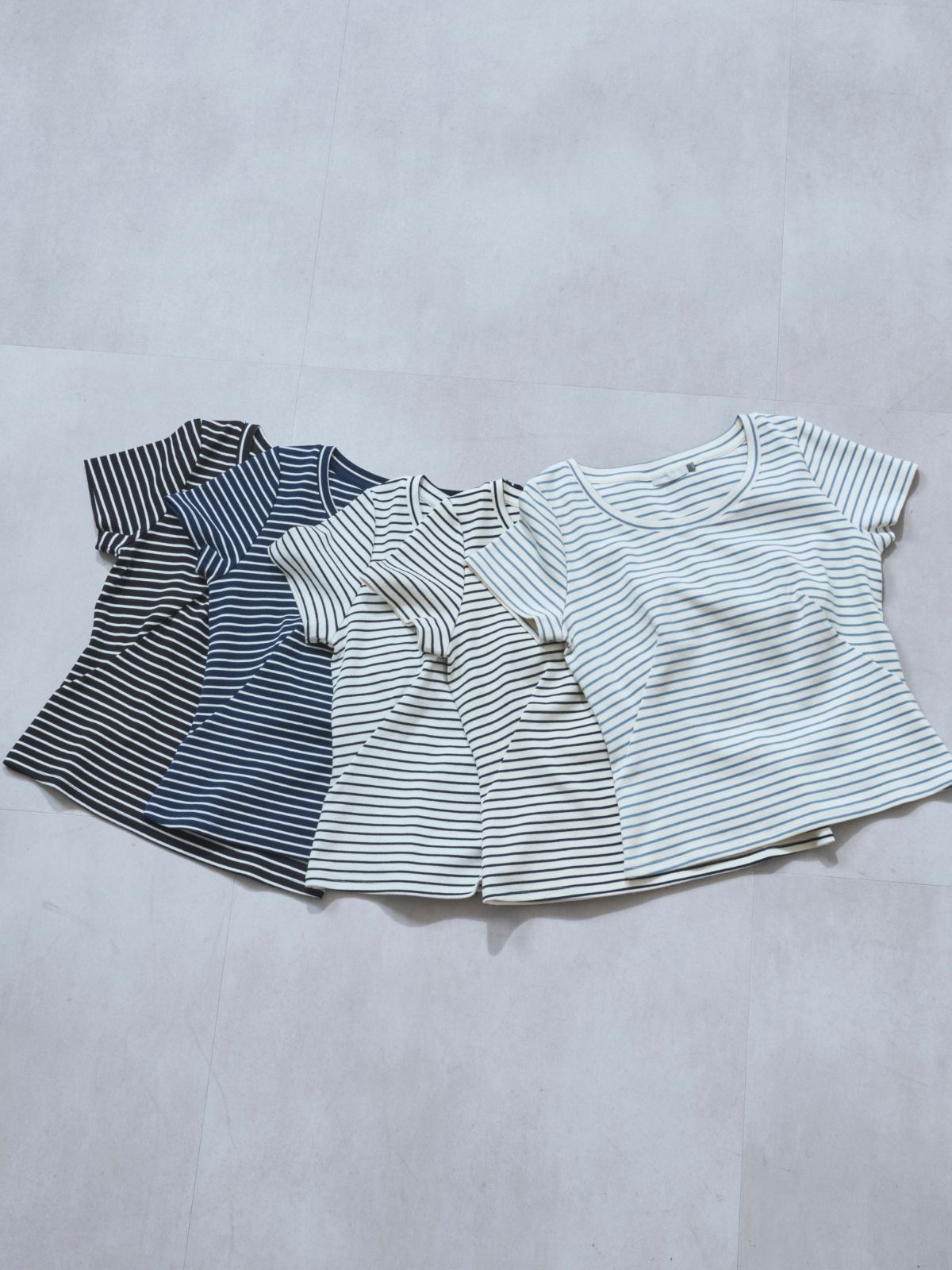 [7/24 22:00発売 期間限定 200円OFF]ボーダーベーシックラウンドネックTシャツ：ナローブラック[102サイズ対応/入荷次第発送]