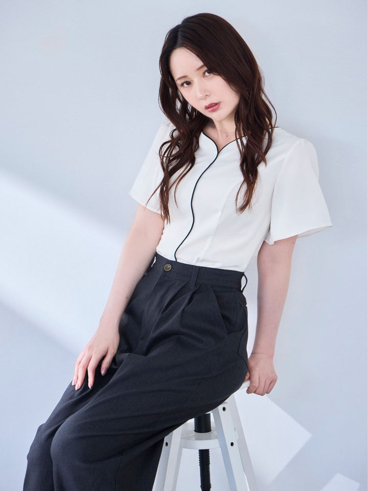 ハートネックパイピングブラウス：オフホワイト│胸が大きな女性のため