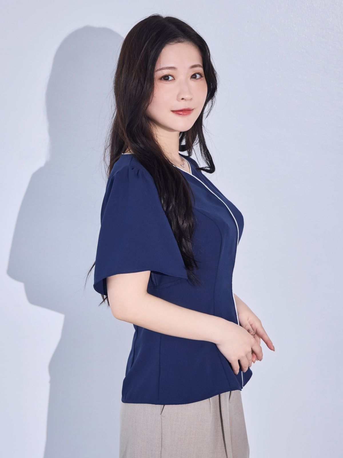 [8/14 22:00発売 期間限定 300円OFF]ハートネックパイピングブラウス：ネイビー[102サイズ対応/入荷次第発送]